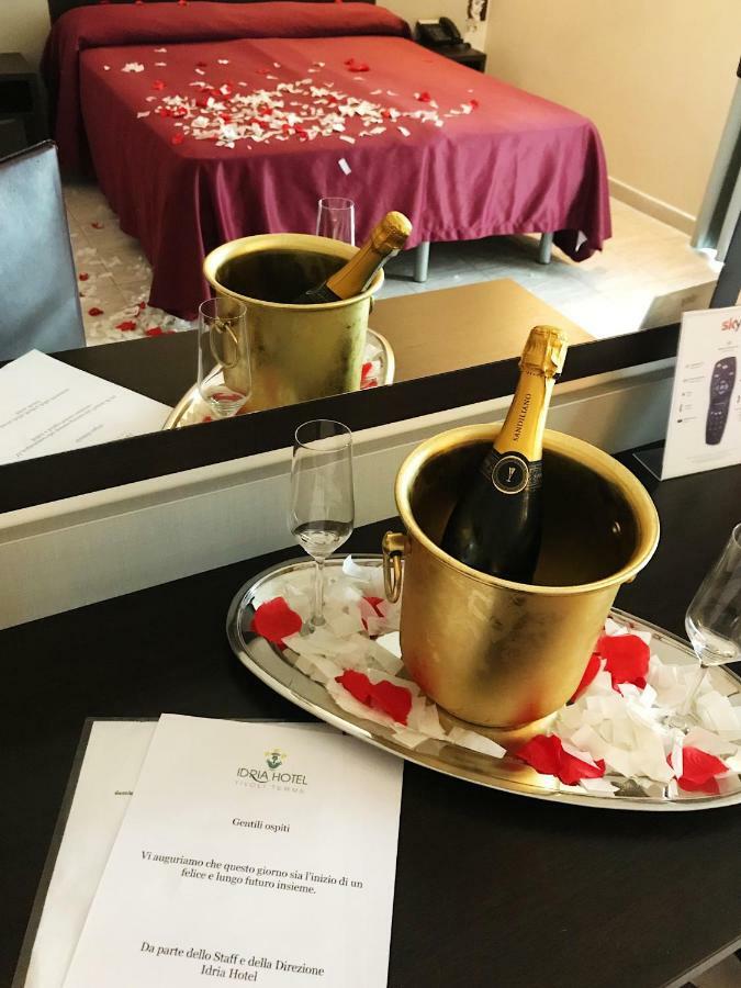 טיבולי Idria Hotel מראה חיצוני תמונה